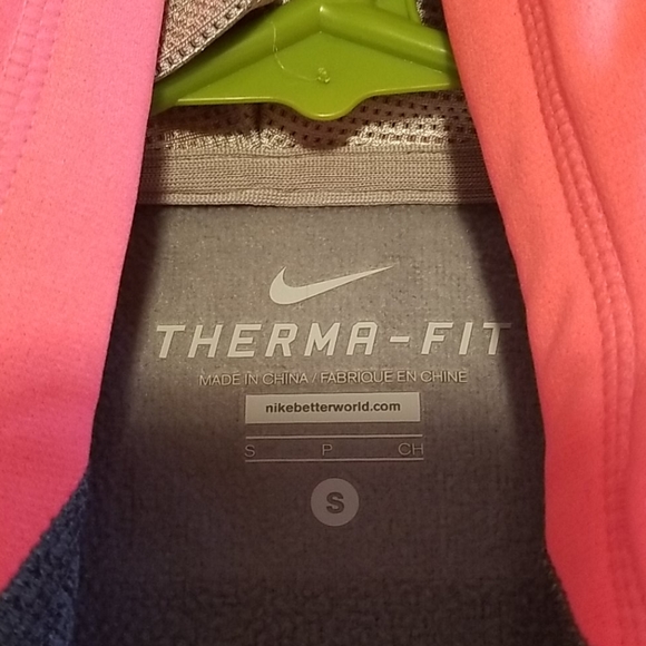 Womens size small nike therma fit sweatshirt - Picture 3 of 3